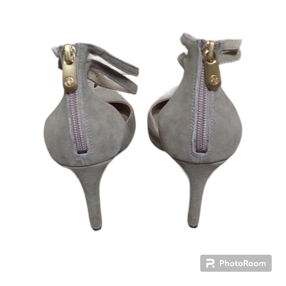 Adrienne Vittadini Taupe Suede Heels Size 9M - Picture 7 of 13